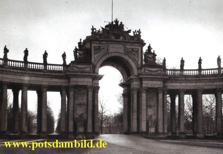 039 - Kolonnaden am Neuen Palais