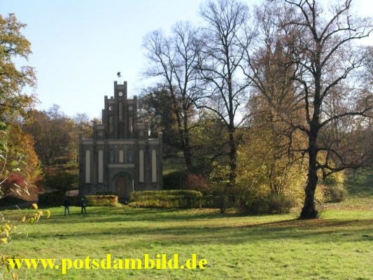 013 - Pumpenhaus - Flatowturm hinter den Bumen