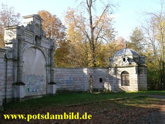 032 - Mauern rund um das Jagdschloss Glienicke