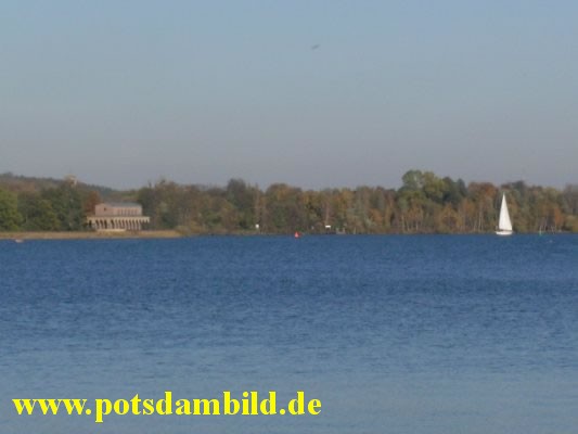 043 - Blick zur Sacrower Kirche