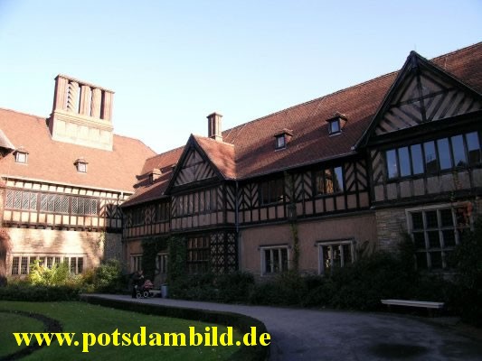 049 - Hof vom Schloss Cecilienhof