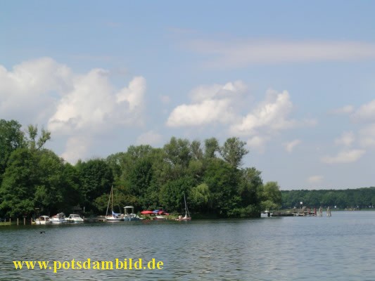 Bootsanlieger neben dem Strandbad Templin