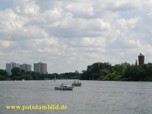 Nicolaikirche und der Wasserturm von Hermannswerder