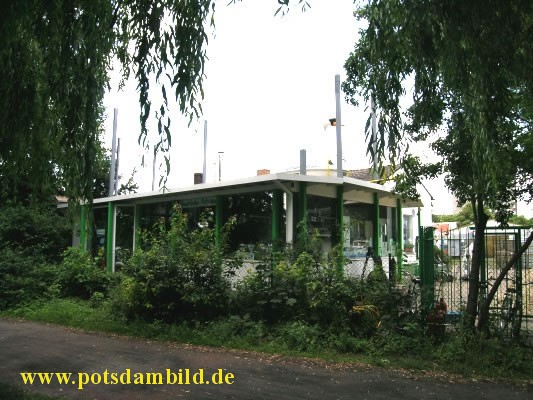 Hauptgebude des Yachthafens Potsdam