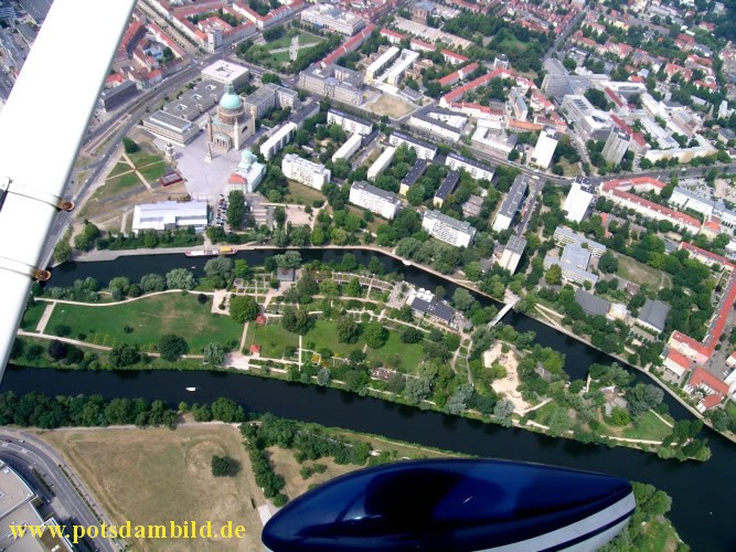 Freundschaftsinsel mit der alten und neuen Fahrt