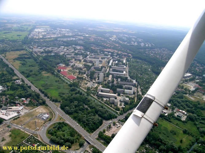 Neubauviertel Schlaatz und dahinter Waldstadt I und II