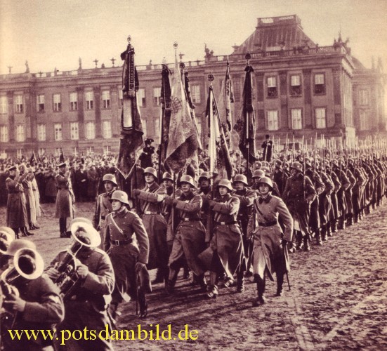 Parade im Lustgarten - Stadtschloss Potsdam